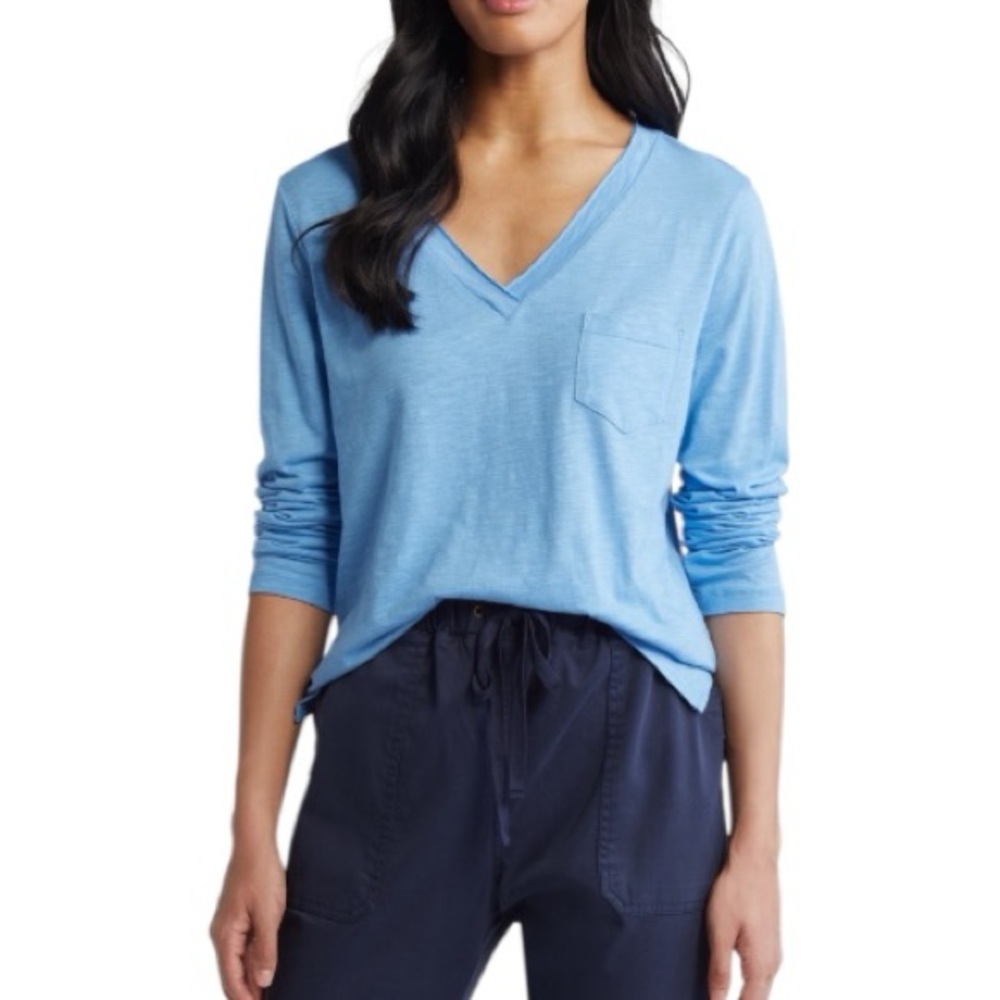 NWT Caslon Light Blue V Neck Long Sleeve Pocket Tee Medium M Nordstrom